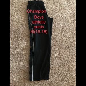 Black track pants / Jersey material / pockets